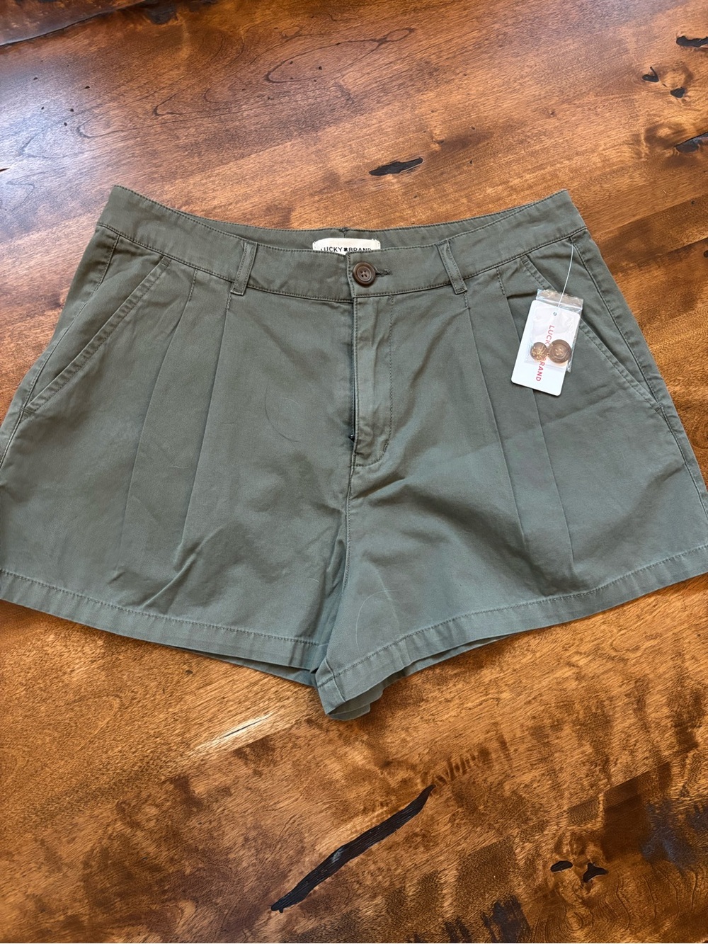 Lucky Brand Olive Pleated Women's Shorts